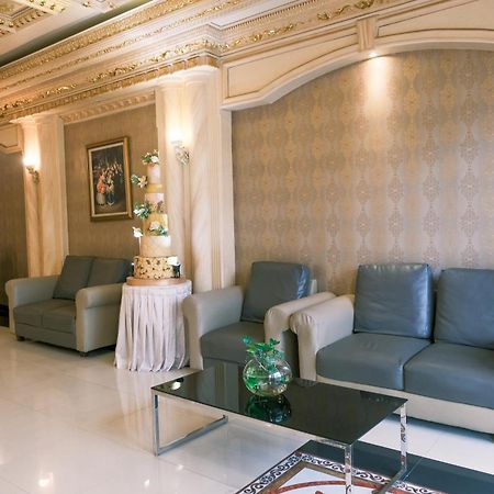Ceria Boutique Hotel Maguwo Bagian luar foto