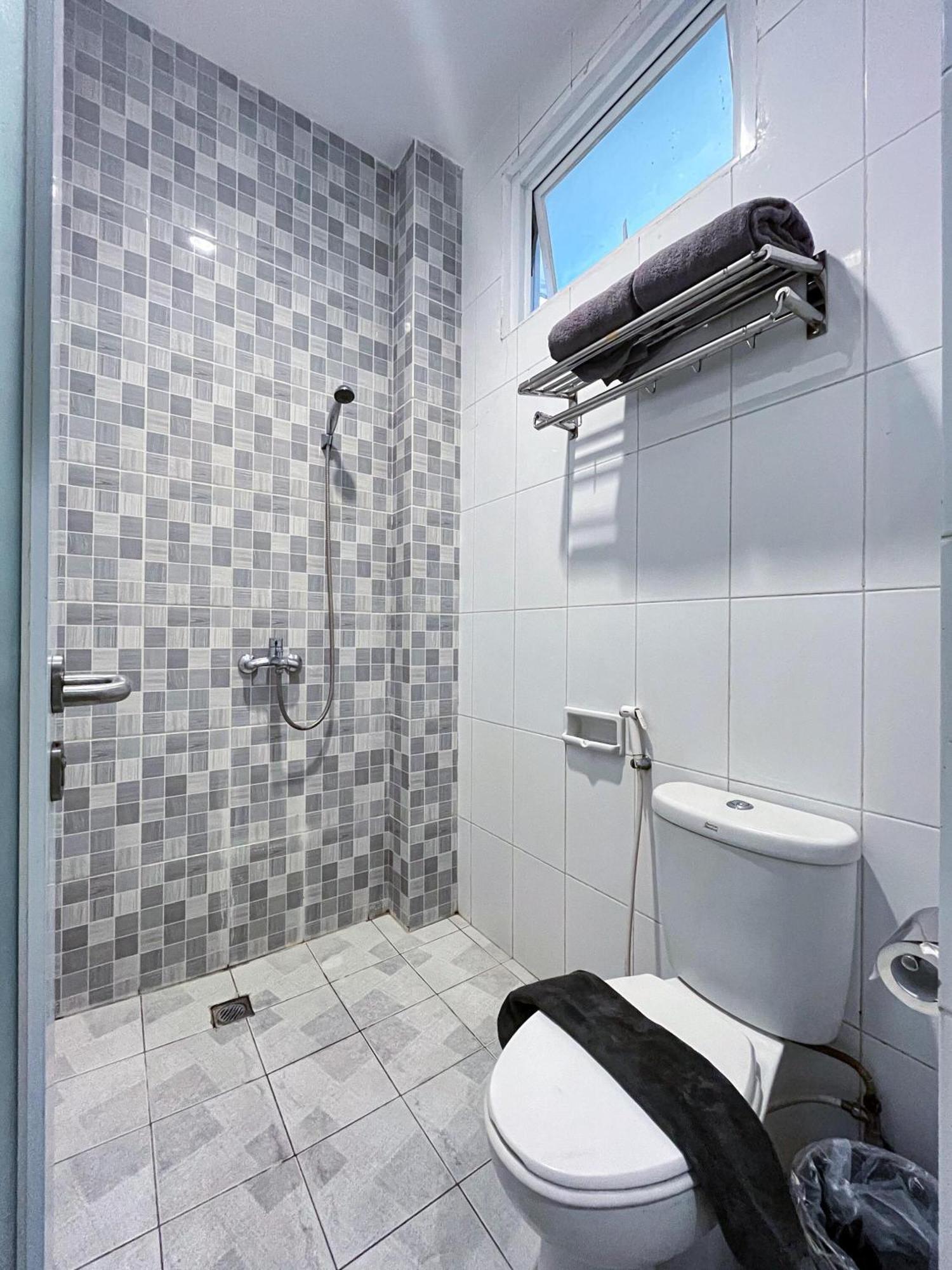 Ceria Boutique Hotel Maguwo Bagian luar foto